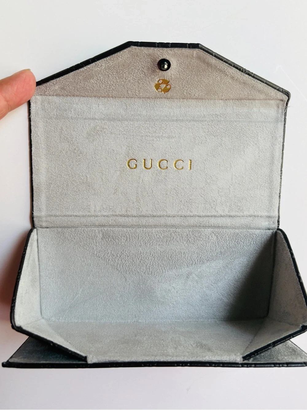 Gucci Men's Black Exterior Sunglass Case with Light Gray Suede Interior